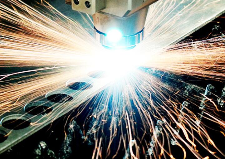 激光切割機售價問題：應(yīng)該選擇便宜的還是貴的？