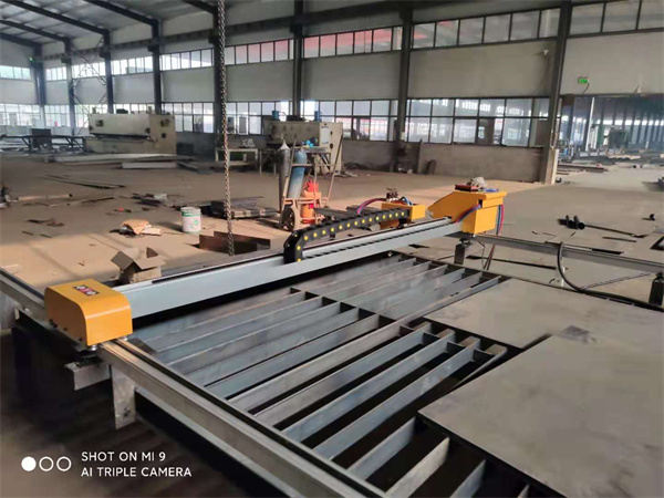 信爾小型數(shù)控等離子龍門(mén)切割機(jī)5