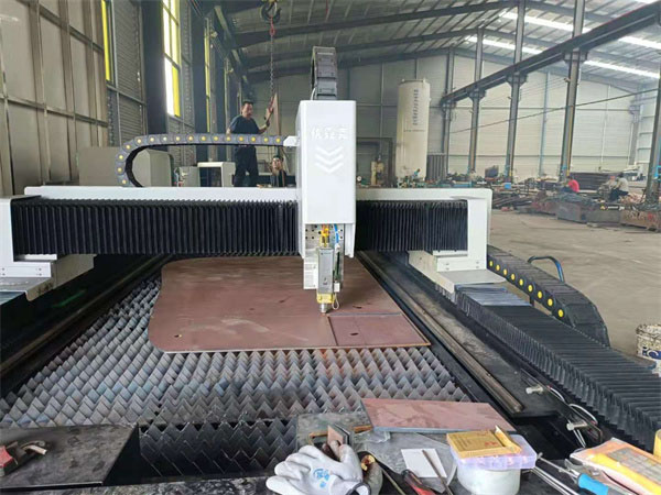 數(shù)控光纖激光切割機 數(shù)控光纖激光切割機